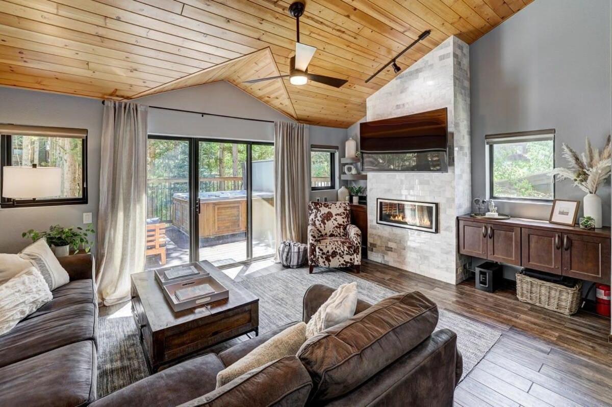 Luxury Modern Townhome Steps To Ski Lifts And Downtown With Nature At Your Patio Breckenridge Exterior photo